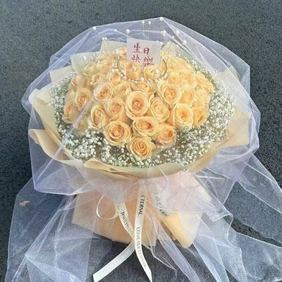 贵港52朵香槟玫瑰满天星，你就是我的全部