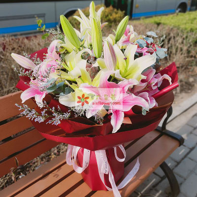 贵港8支多头百合，万事如意喜上加喜